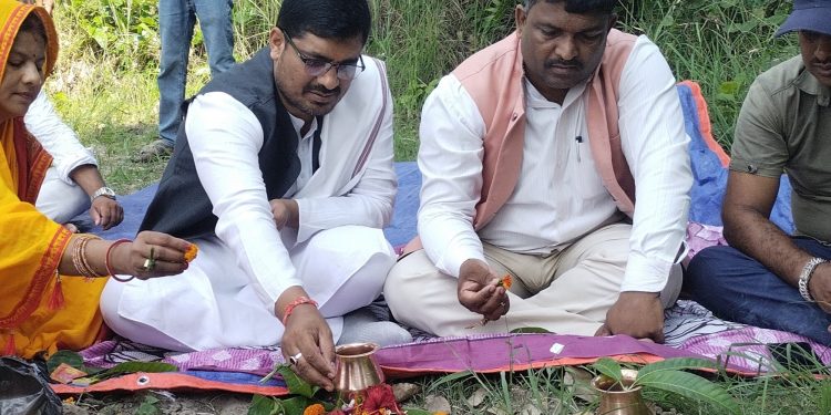 पूर्व मन्त्री कुशवाहाद्वारा ब्रहम स्थानको शिलान्यास