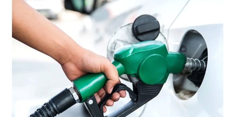 पेट्रोलियम पदार्थको मूल्य घट्यो