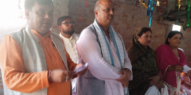 महोत्तरीमा बिभिन्न पार्टी परित्यागगरी जसपा नेपालमा प्रवेश गर्नेको लहर