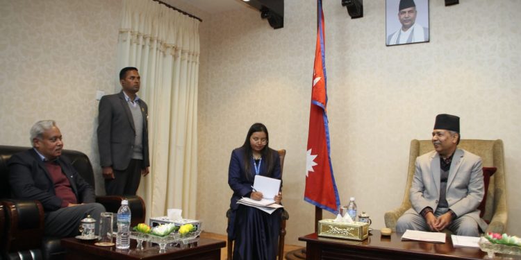 सम्माननीय उपराष्ट्रपति यादवसंग भारतीय राजदूत श्रीवास्तवको शिष्टाचार भेटवार्ता