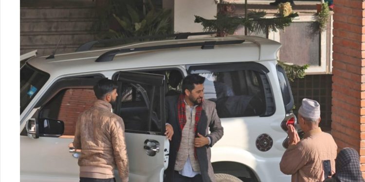 रास्वपा सभापति लामिछाने काठमाडौं जिल्ला अदालतमा उपस्थित