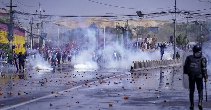 एमाले कार्यालय नजिकै जलाइयो ट्याक्सी