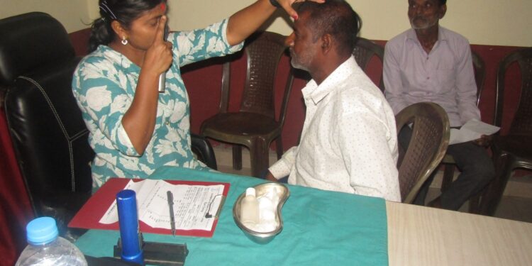 उद्योग वाणिज्य संघद्वारा आयोजित निःशुल्क आँखा शिविर जलेश्वरमा सम्पन्न ४२ जनाको निःशुल्क शल्यक्रिया