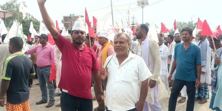 महाेत्तरीकाे जलेश्वरमा जसपा नेपालको प्रदर्शन