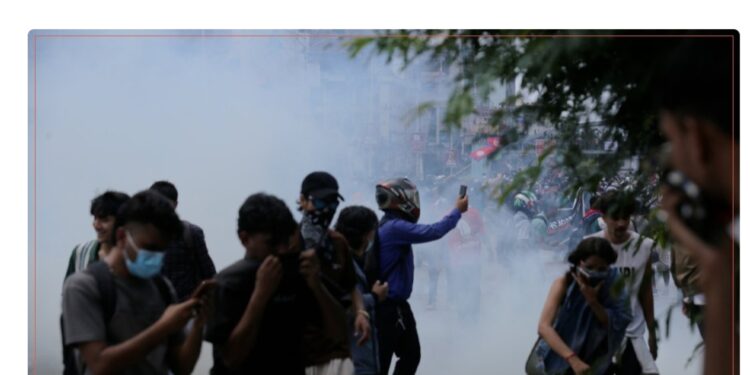 आन्दोलनमा प्रहरीले चलाएको रबर गोली लागेर दुई जना पत्रकार घाइते