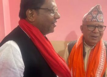 जसपा प्रदेश अध्यक्ष  यादवलाई प्रचण्डले गराए पार्टी प्रवेश