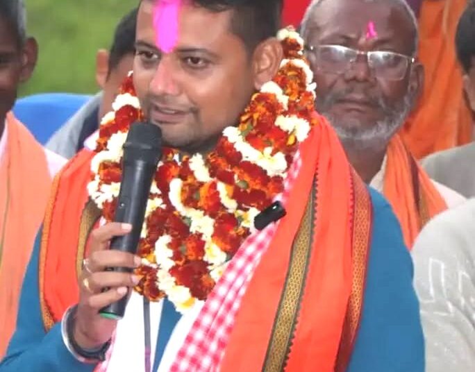 रास्वपा उम्मेदवार उज्वल झाको जनसम्पर्क तथा सार्वजनिक भेटघाट , विकास र समृद्धिका एजेन्डामा सार्थक संवाद