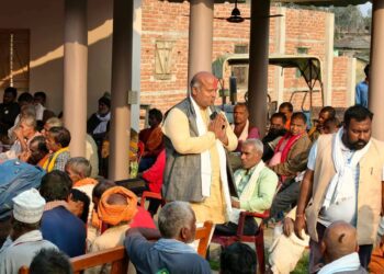 महाेत्तरी ४ : सुरेन्द्र कुमार यादवको आक्रामक सक्रियतासँगै छाँयामा पर्दै अरू उम्मेदवार