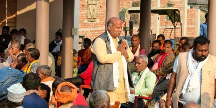 महाेत्तरी ४ : सुरेन्द्र कुमार यादवको आक्रामक सक्रियतासँगै छाँयामा पर्दै अरू उम्मेदवार