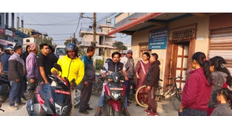 लघुवित्तका कर्मचारीमाथि छुरा प्रहार गरेर लुटपाट