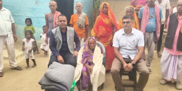 १०८ वर्षीया जानकीदेवीको लोकतन्त्रप्रेम, प्रजिअ यादवले गरे सम्मान