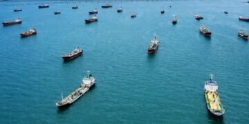 स्ट्रेट अफ होर्मुज भएर आउ-जाउ गर्ने विदेशी जहाजबाट शुल्क उठाउँदै इरान, थप तनावको संकेत