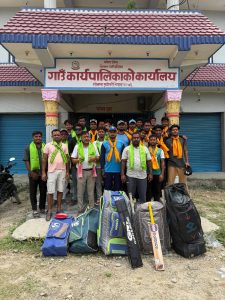 सोनमा गाउँपालिकाका अध्यक्ष विशेश्वर प्रसाद यादवद्वारा क्रिकेट टोलीलाई जितको शुभकामनासहित भव्य बिदाइ